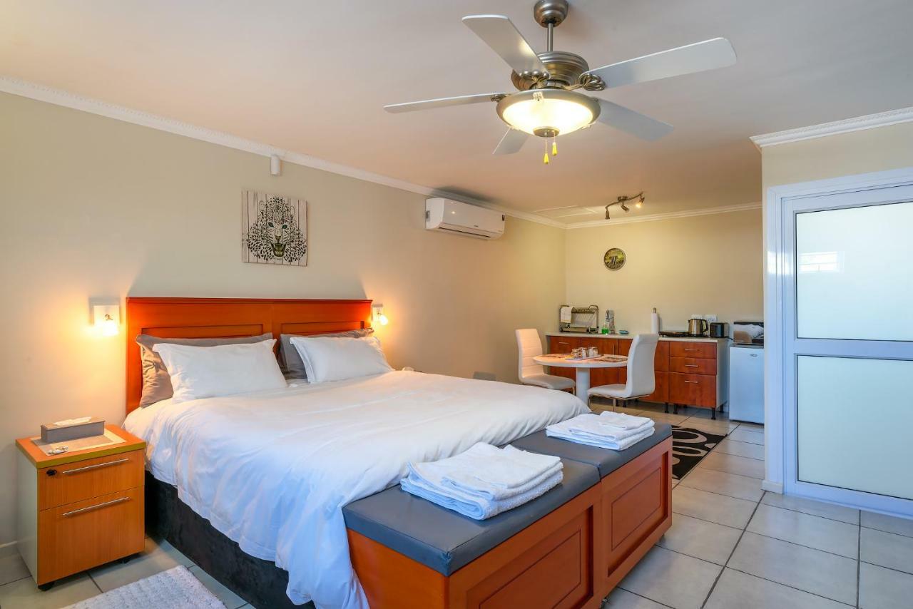 Pro Moni'S Guesthouse Muizenberg Εξωτερικό φωτογραφία